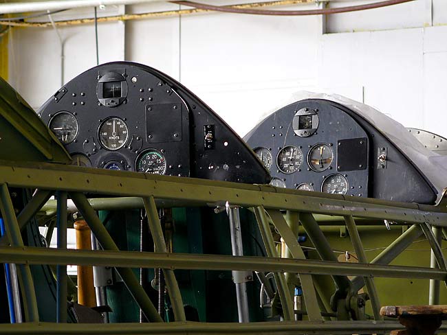 10BoeingStearmanCockpit