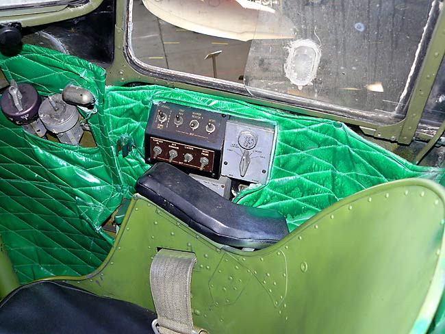 27C47CopilotsSeat