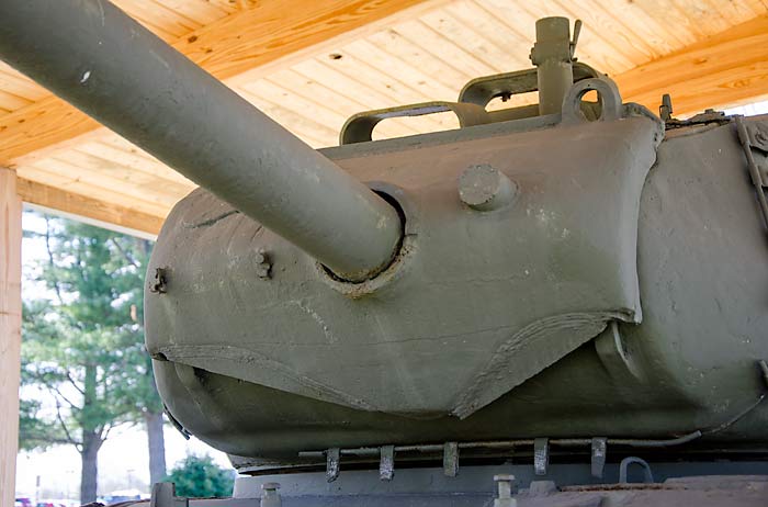 04M41WalkerBulldogGunMantlet