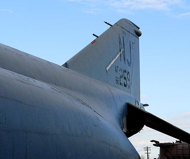 04F4DPhantomTail