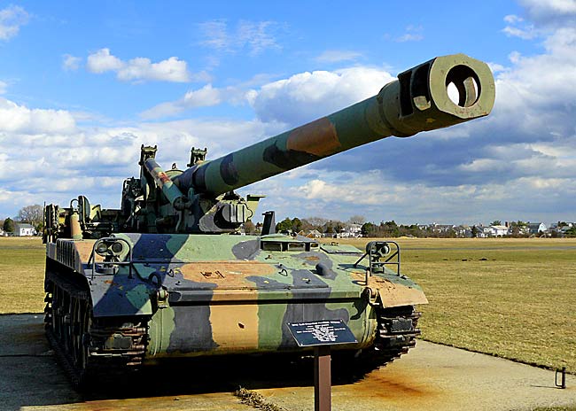 01M110SelfPropelledHowitzer