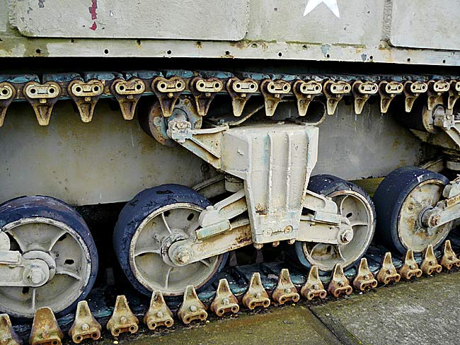 09M4ShermanTankTracks