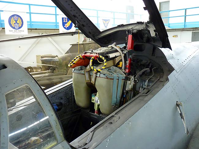 13F4PhantomRearCockpit