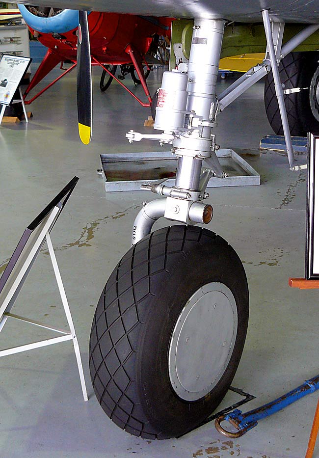 19B25MitchellNosewheel