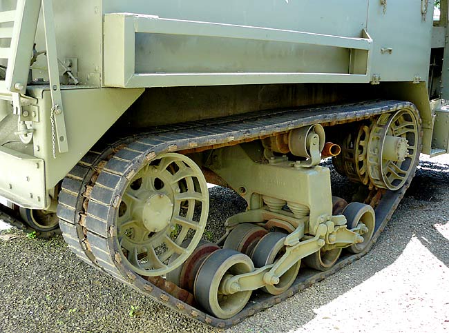 09M2A1HalftrackTracks