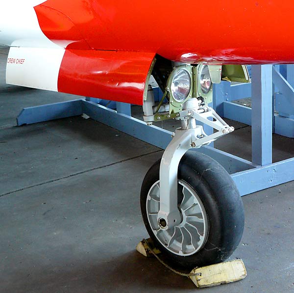 08T33NoseGear