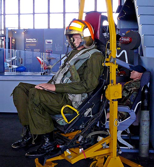 08EjectionSeat