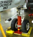 05TomcatNoseGear