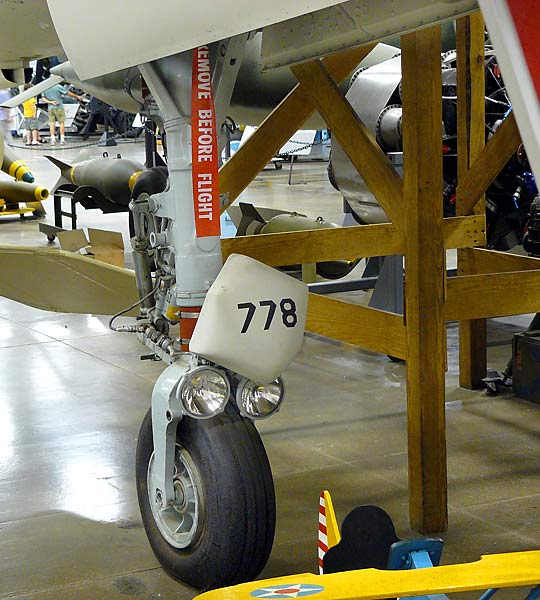 17F105B ThunderchiefNoseGear