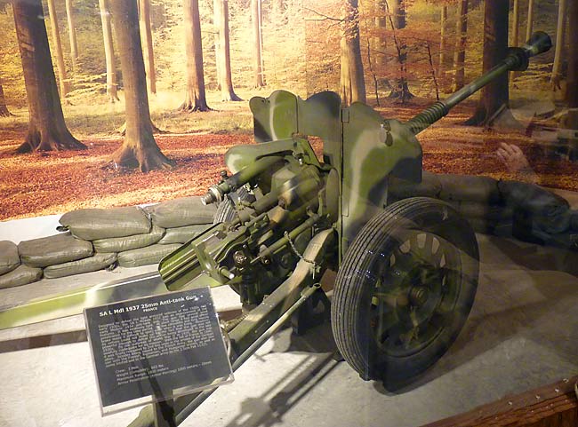 10 SA LMdl 1937 25 mm Anti Tank Gun