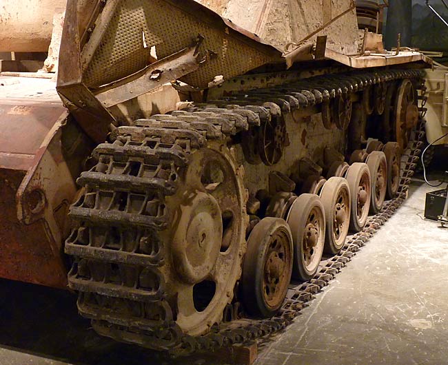 06SturmgeschutzTankTracks