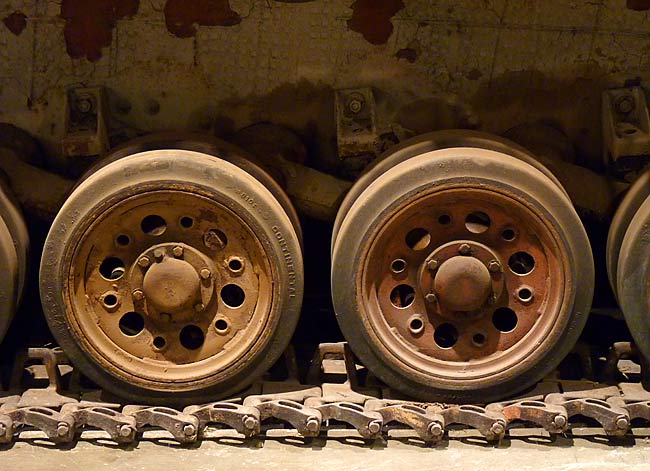 09SturmgeschutzBogieWheels