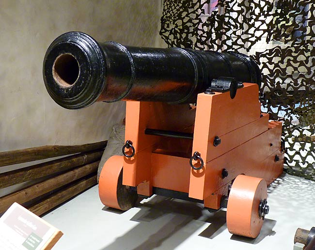 03British18PounderBaconSolidCannon