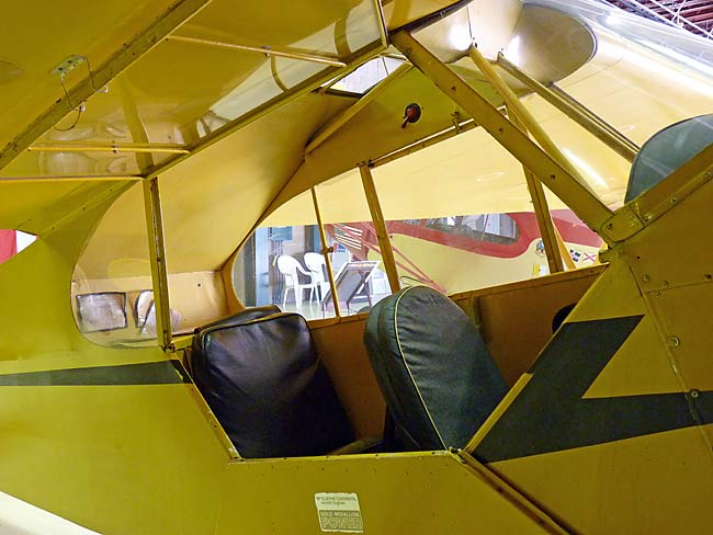 09PiperJ3C65CubCockpit