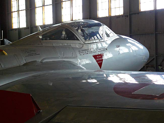 11DeHavillandVampire