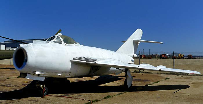 02MiG17