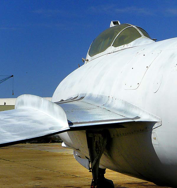 21MiG17WingRoot