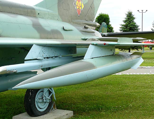 12MiG21DropTank