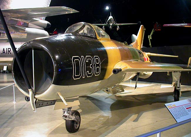 04MiG19