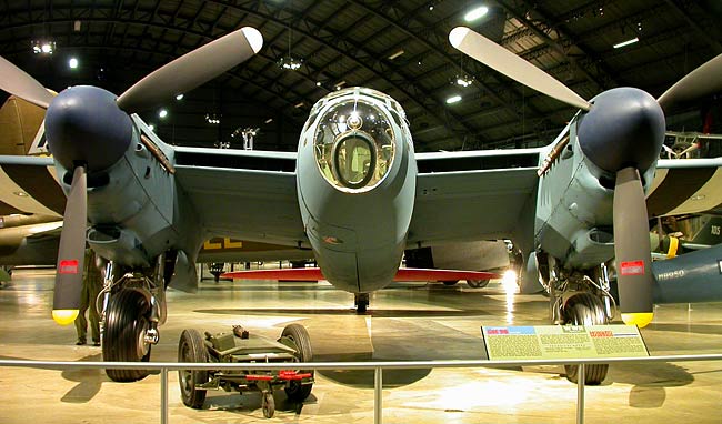 12DeHavillandMosquito