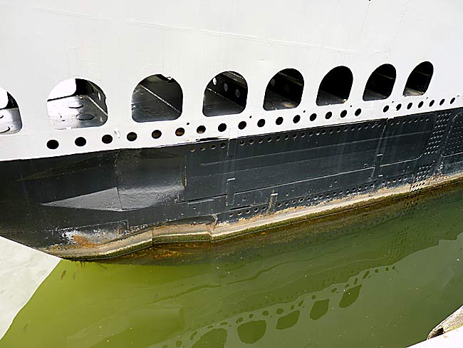 05BowTorpedoTubeDoors