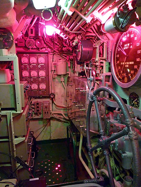 30USSRequinControlRoom