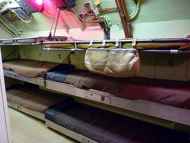 02SubmarineBunks