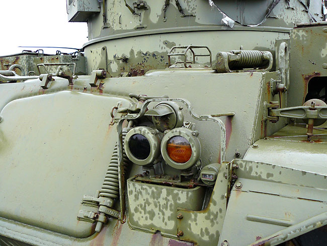 05M42DusterTankDrivingLight