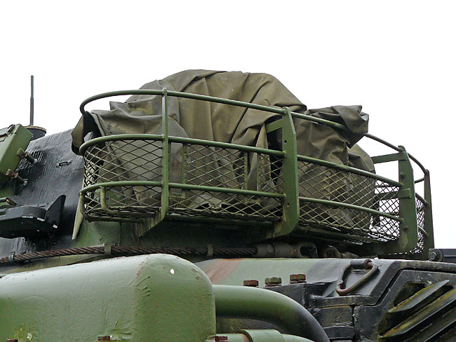 10M60BulldozerTankCargoBasket