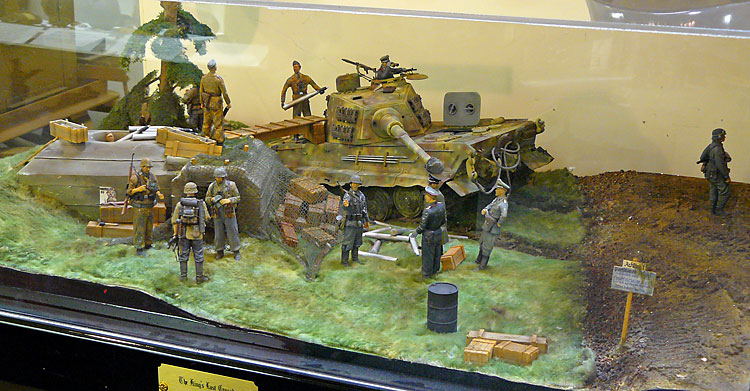 33WWIIKingTigerDiorama