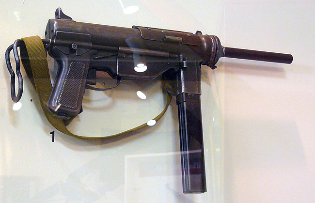 17 US M3A1 Grease Gun Submachine Gun