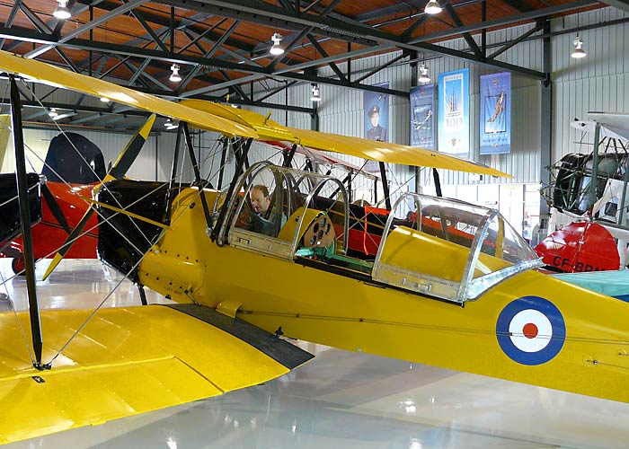 01DeHavillandTigerMoth