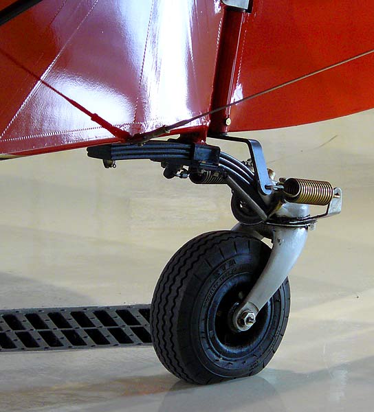 05WacoTaperwingTailWheel