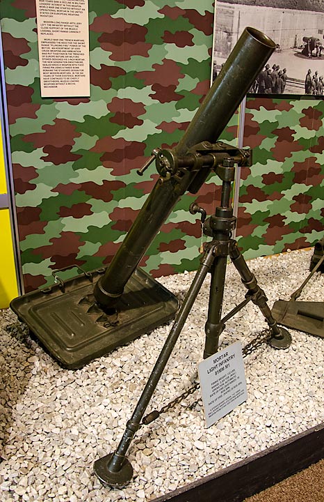 01 M1 81mm Light-Infantry Mortar