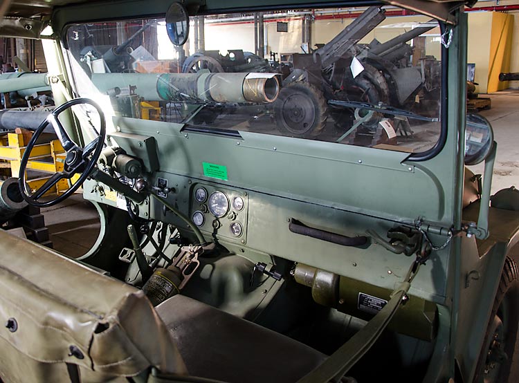 03M151A2AMGeneralUtilityTruckInterior