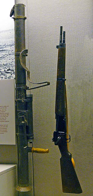 02 Viet Cong Rocket Launcher & MAS