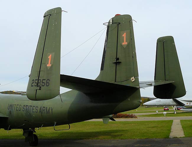 16GrummanOV1MohawkTail