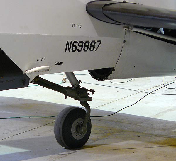 04StinsonL5TailWheel