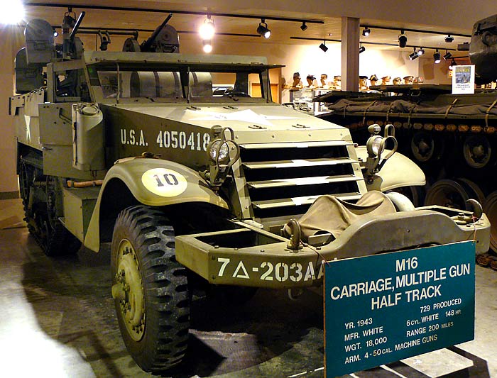 01M16MultipleGunCarriageHalftrack