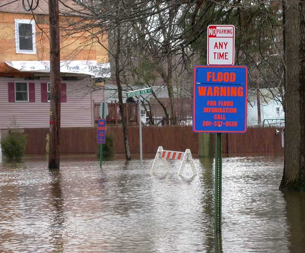 08FloodSign