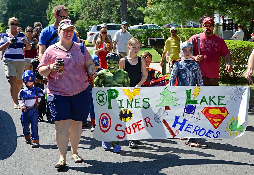 10PinesLakeJuly4Parade