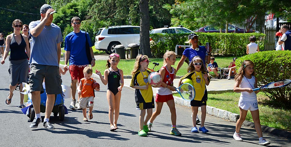 12PinesLakeJuly4Parade