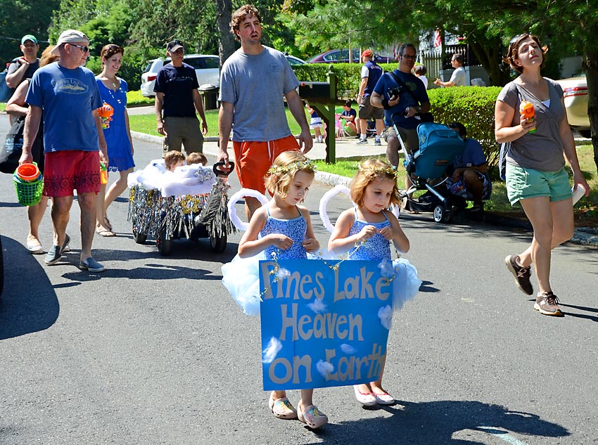 24PinesLakeJuly4Parade