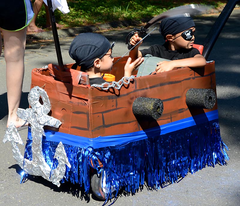 33PinesLakeJuly4Parade