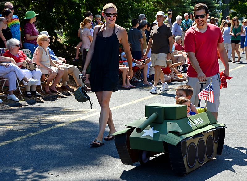 37PinesLakeJuly4Parade