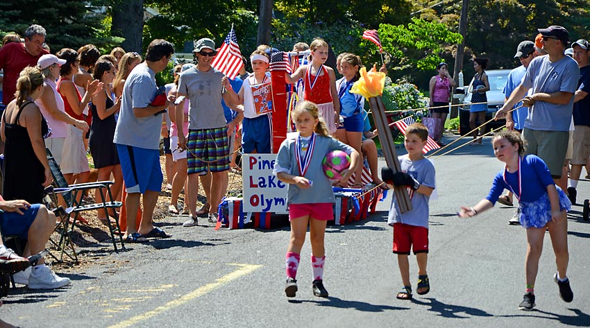 45PinesLakeJuly4Parade