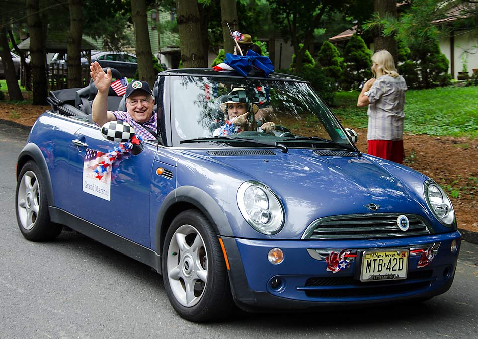 02PinesLakeJuly4Parade