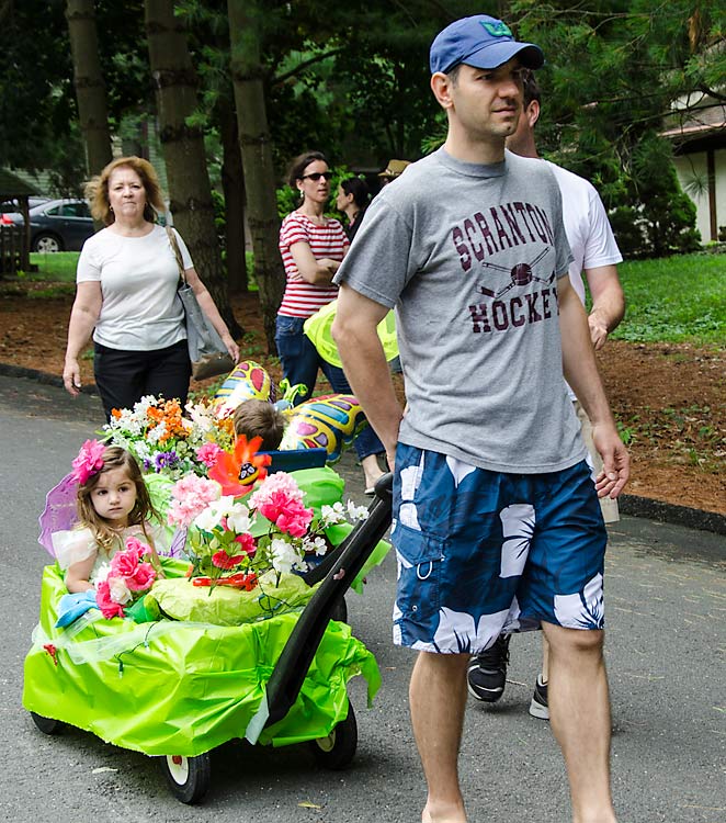 10PinesLakeJuly4Parade