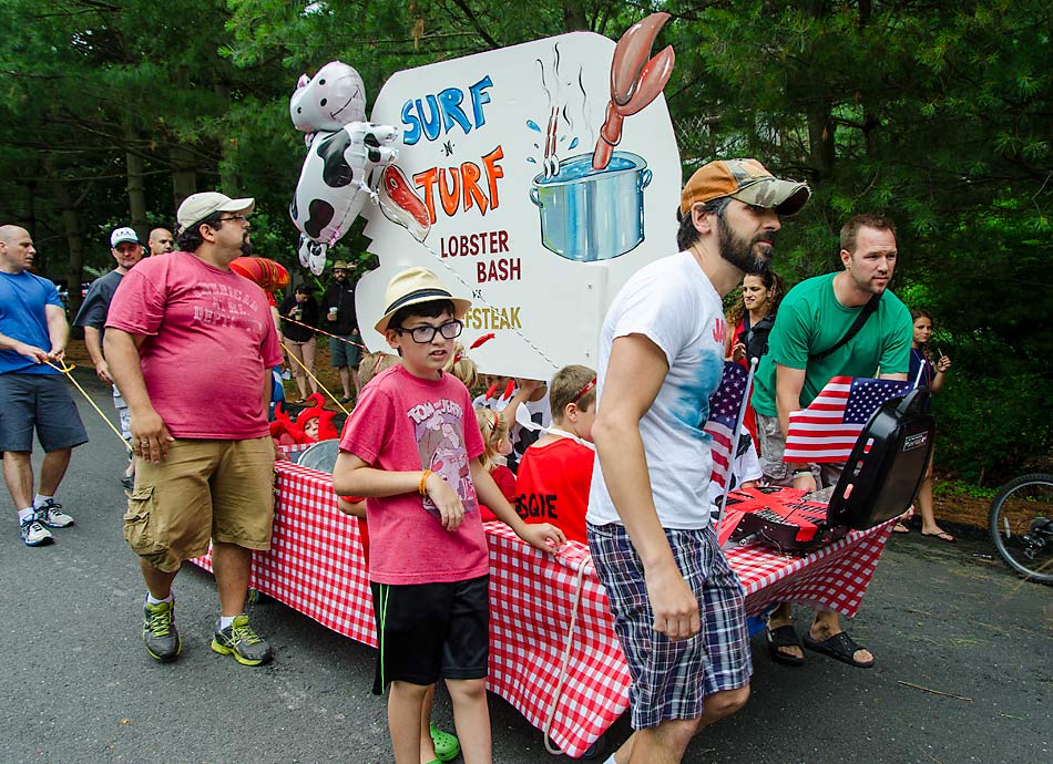 32PinesLakeJuly4Parade