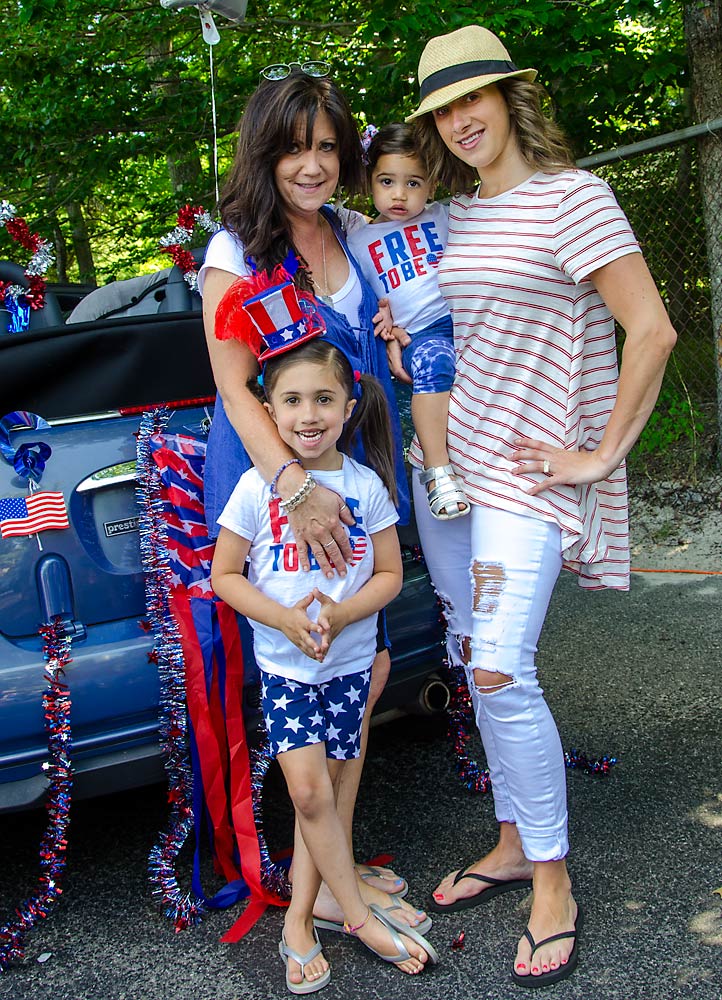 080PinesLakeJuly4Parade